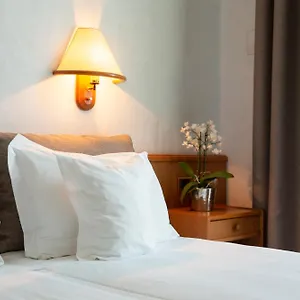 Elisa & Hotel